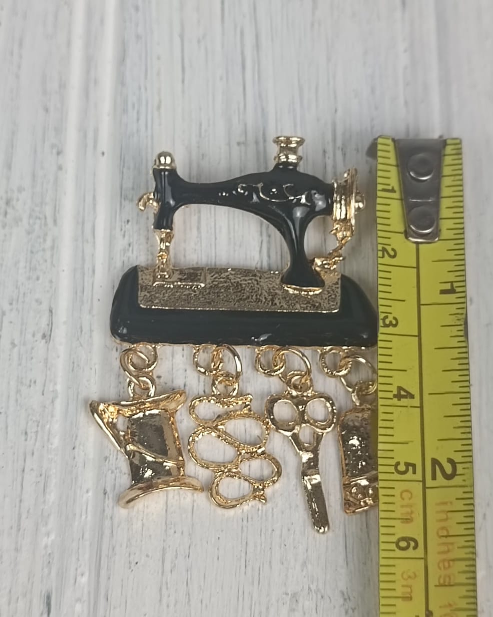 Prendedor "Maquina de Coser" (Retro)