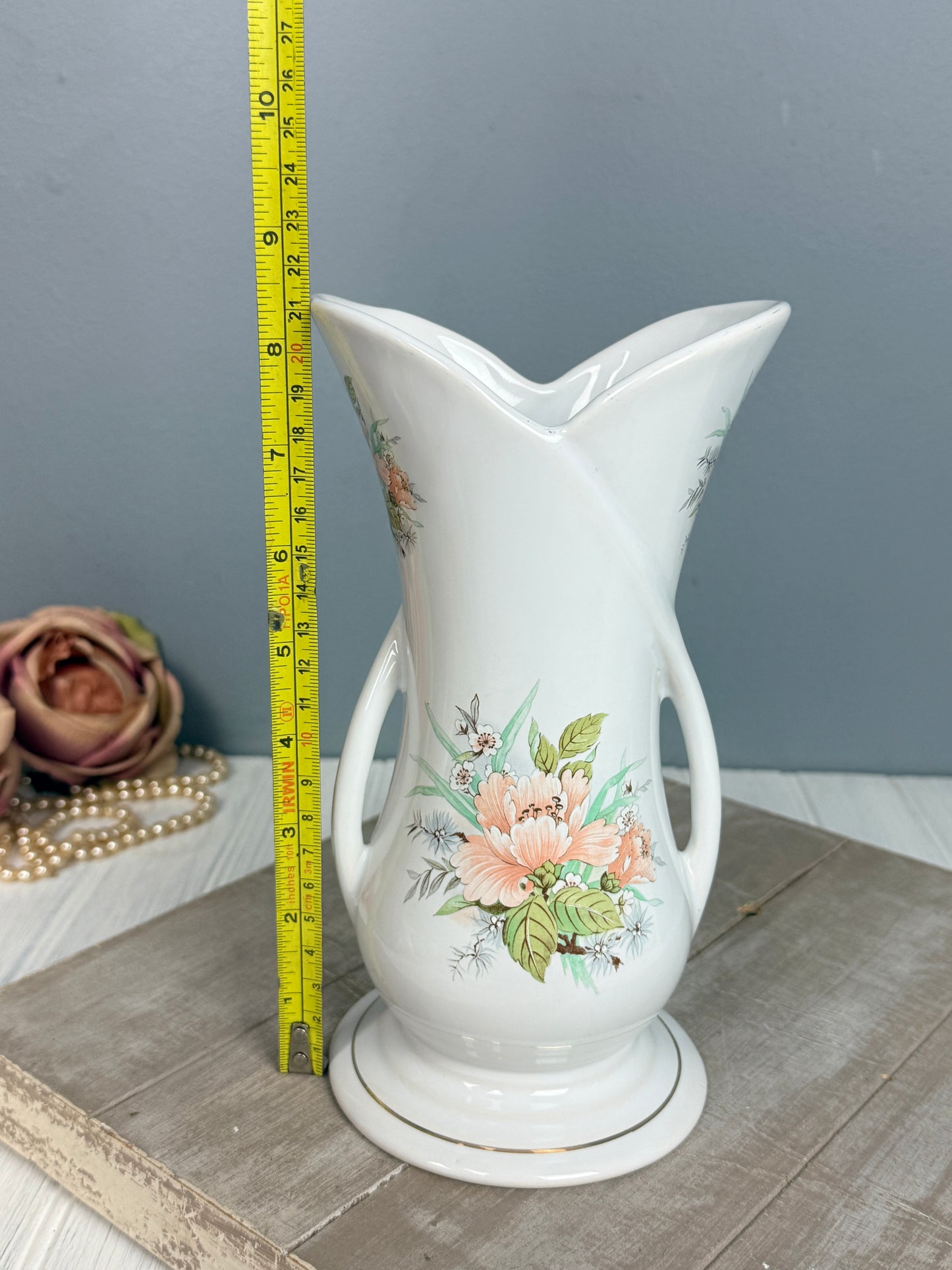 Florero de Porcelana “Staffordshire Floral”, Inglaterra.