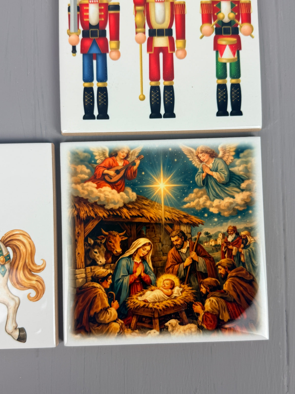Set de azulejos decorativos navideños.