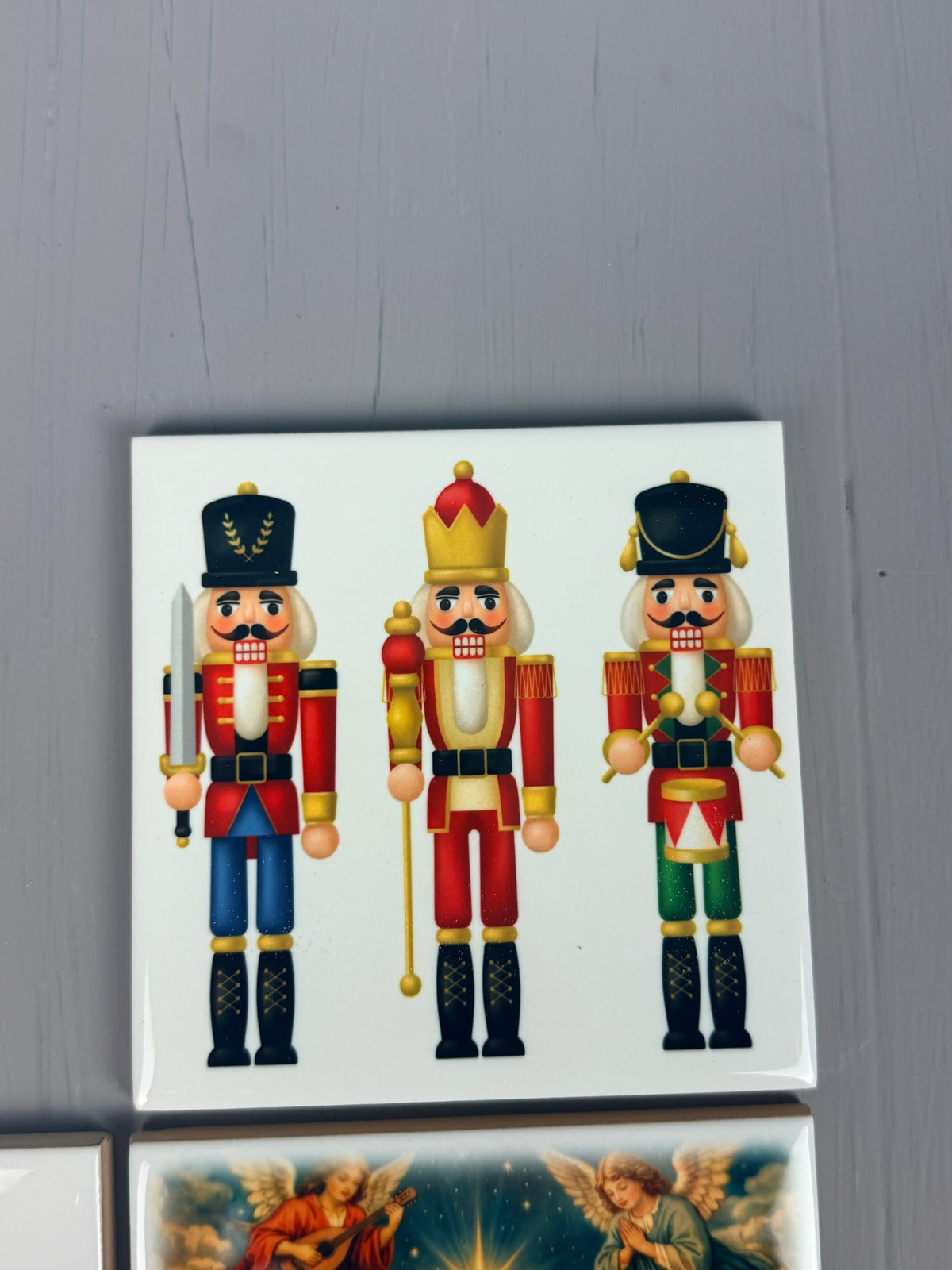 Set de azulejos decorativos navideños.