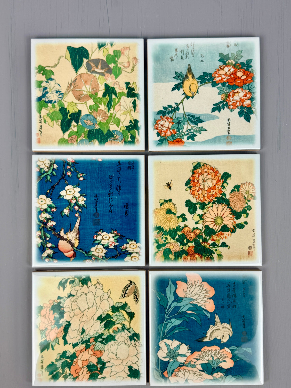 Set de azulejos botánicos de Katsushika Hokusai.