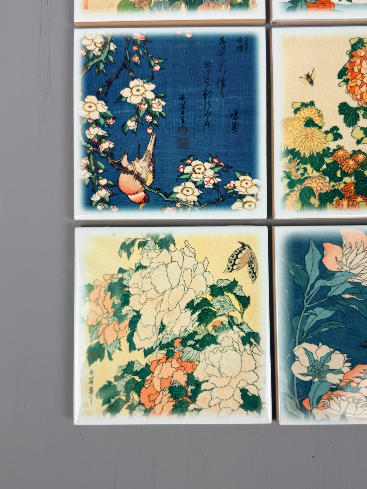 Set de azulejos botánicos de Katsushika Hokusai.