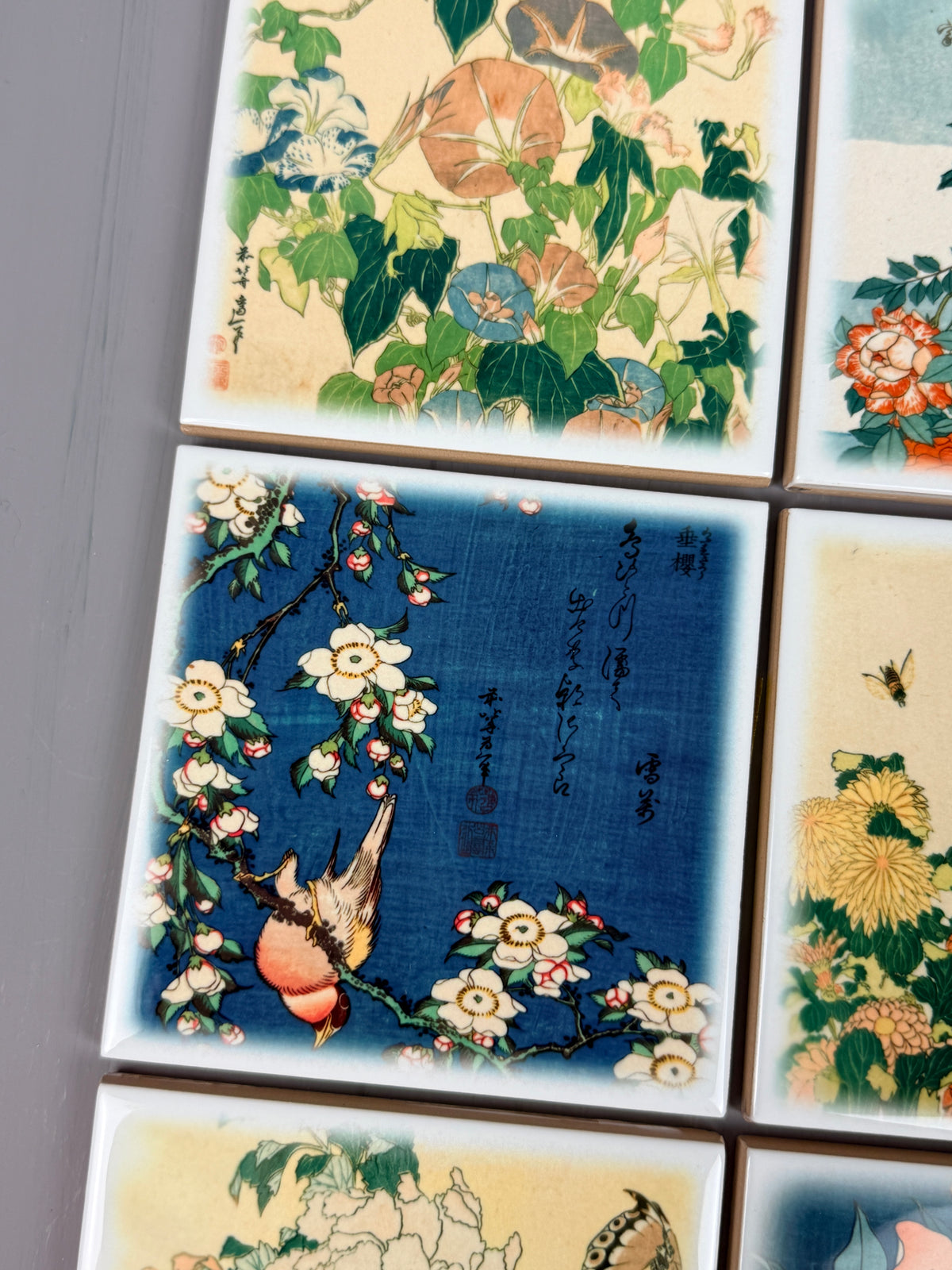 Set de azulejos botánicos de Katsushika Hokusai.