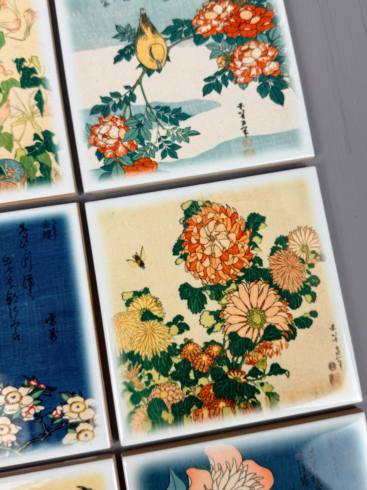 Set de azulejos botánicos de Katsushika Hokusai.