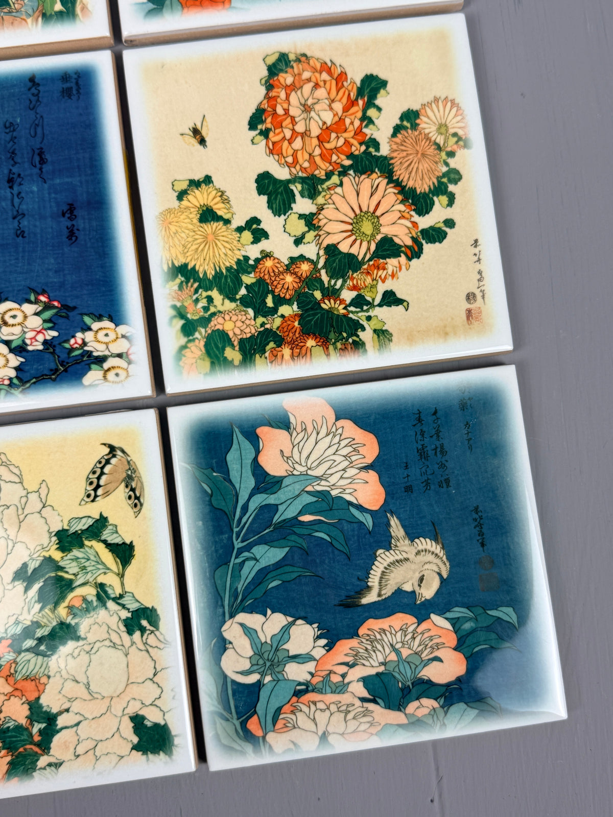 Set de azulejos botánicos de Katsushika Hokusai.