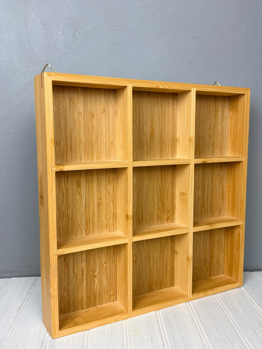 Exhibidor de Miniaturas de Madera "Retro"