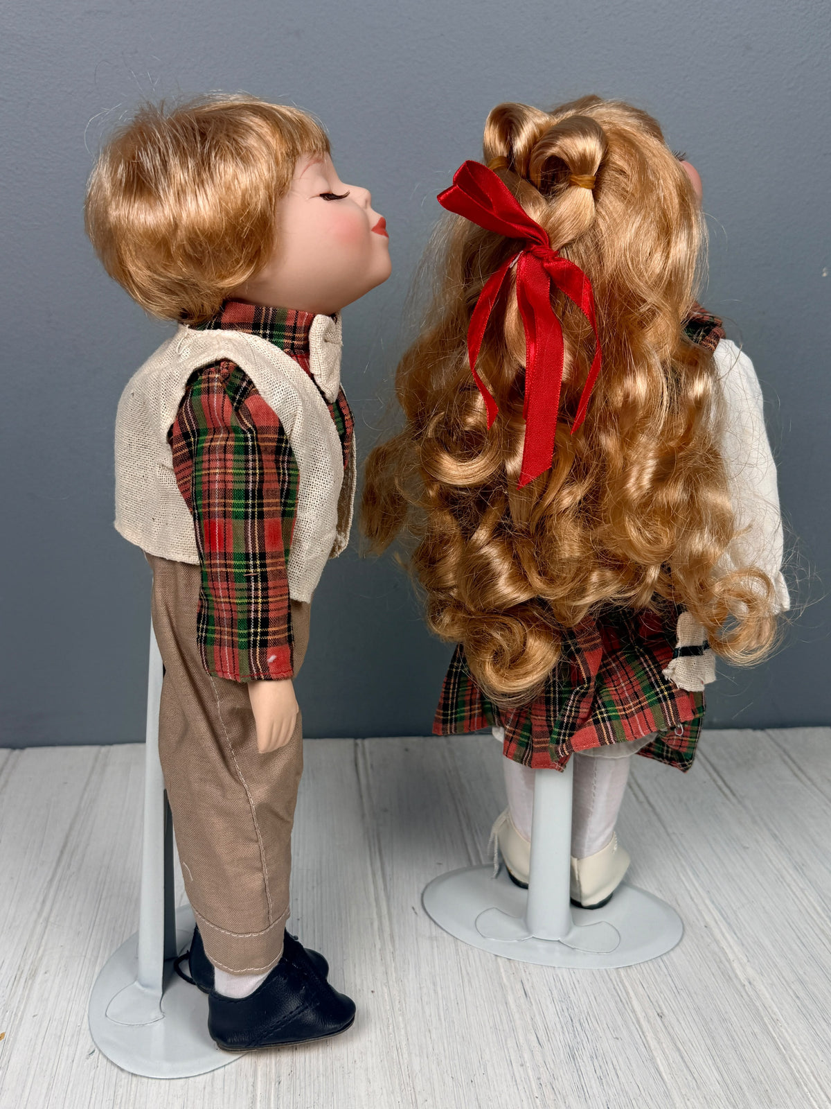 Pareja de Muñecos de Porcelana "Retro"