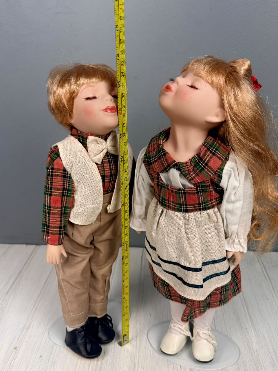 Pareja de Muñecos de Porcelana "Retro"