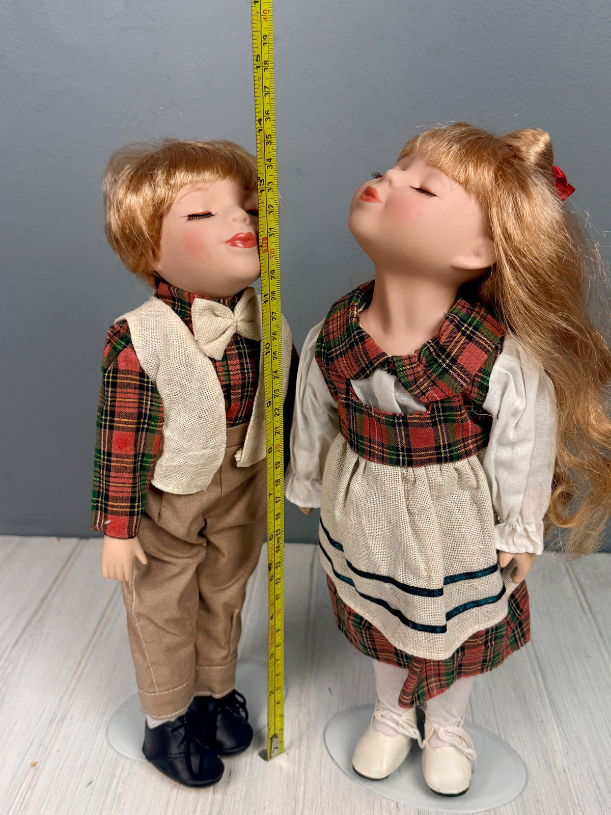 Pareja de Muñecos de Porcelana "Retro"